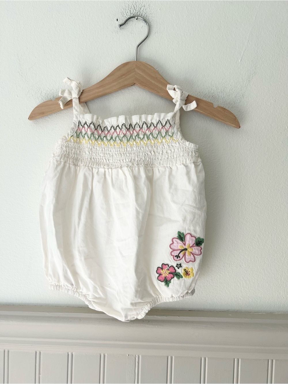 Y2K Old Navy 0-3 Months White Smocked Floral Embroidered Baby One-Piece